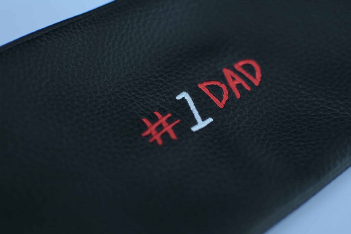 Titleist Zipp-Pouch #1DAD inklusive sechs ProV1 Golfbälle – Bild 1